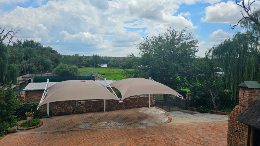 10 Bedroom Property for Sale in Warrenton Northern Cape
